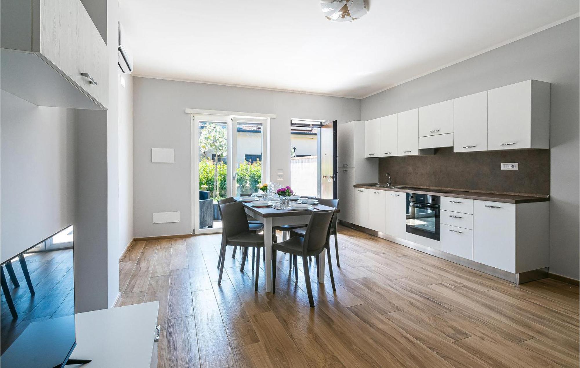 2 Bedroom Beautiful Apartment In Casalvelino กาซัลเวลิโน ภายนอก รูปภาพ