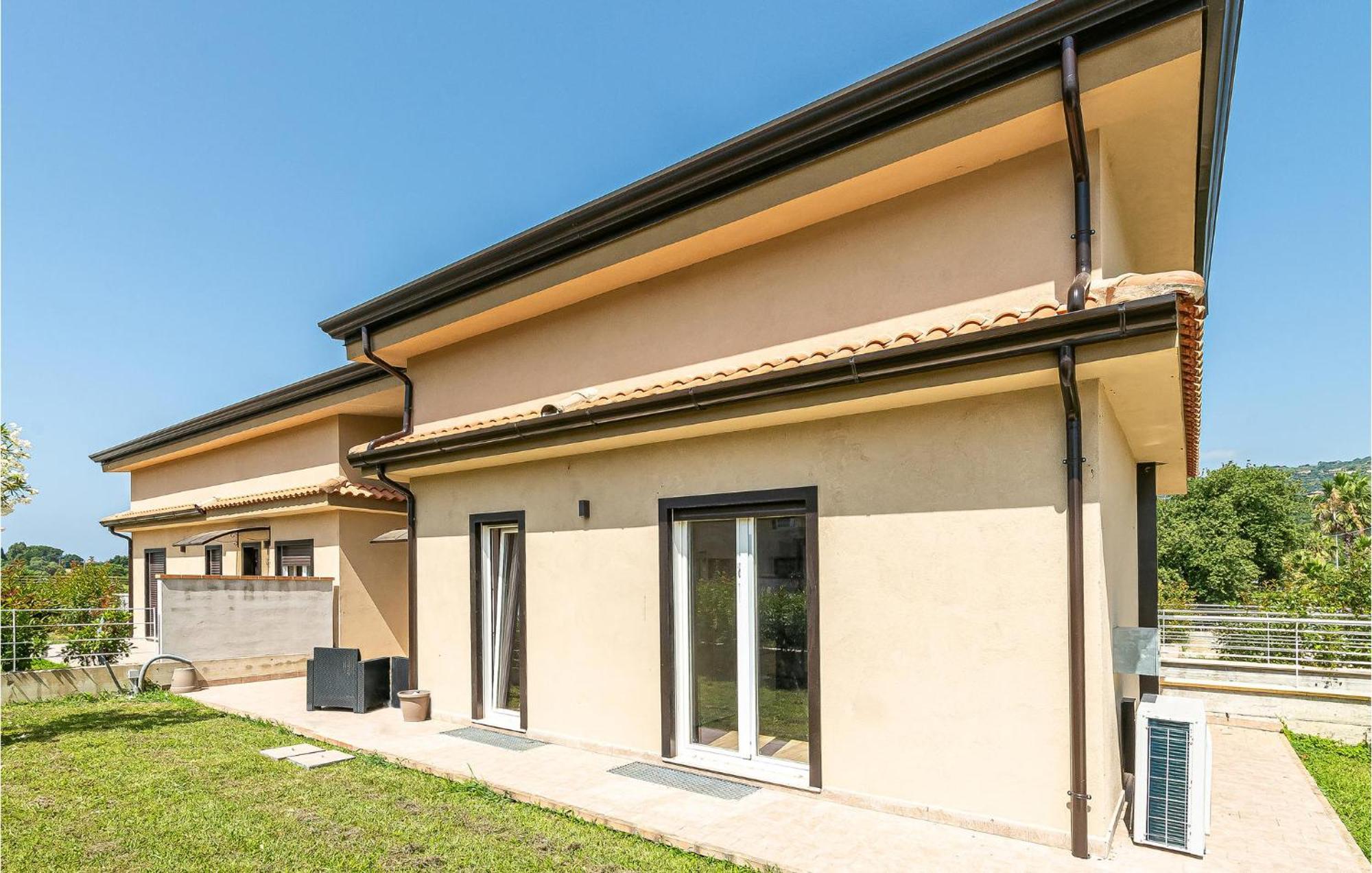 2 Bedroom Beautiful Apartment In Casalvelino กาซัลเวลิโน ภายนอก รูปภาพ